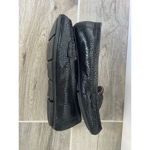 Vionic Larrun Black Snake Skin Slip On Loafers Casual 6 Comfort - Picture 3 of 6